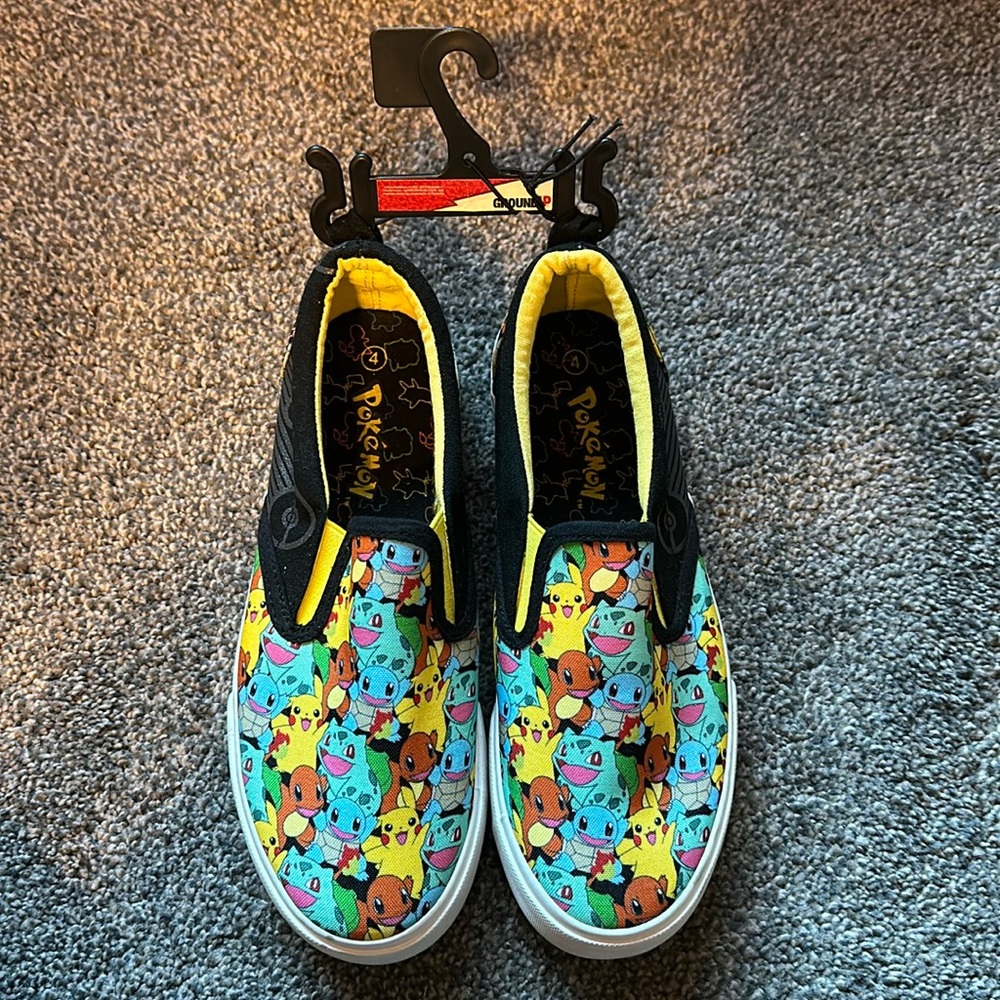 Pokémon boy shoes-new